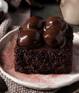 BITTER ÇIKOLATALI PROFITEROL PASTA (DILIM SAYISI: 16)