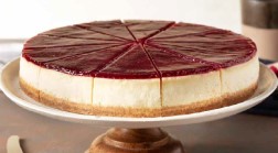 FRAMBUAZLI CHEESECAKE (DILIM SAYISI: 12)